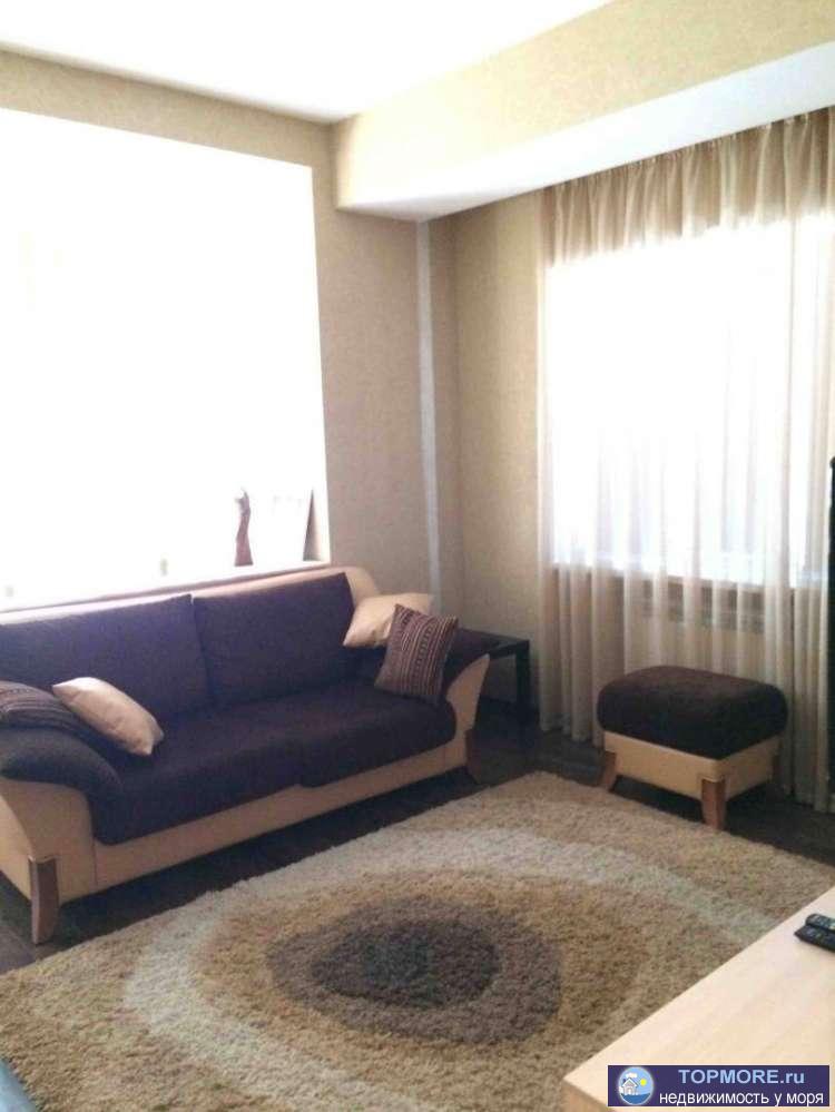  Район расположения дома вплотную соседствует с центром города и находится в непосредственной близости от... - 1