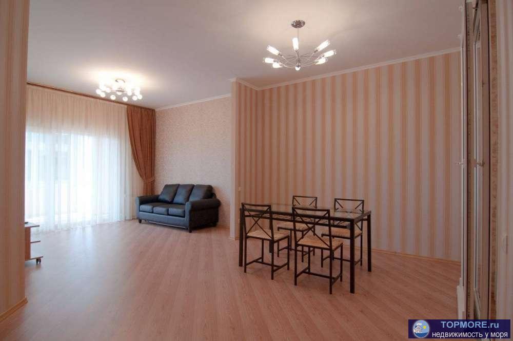 Продается 3-комнатная просторная квартира бизнес-класса с выделенными двумя спальнями 18м2 и 16м2, и гостиной...