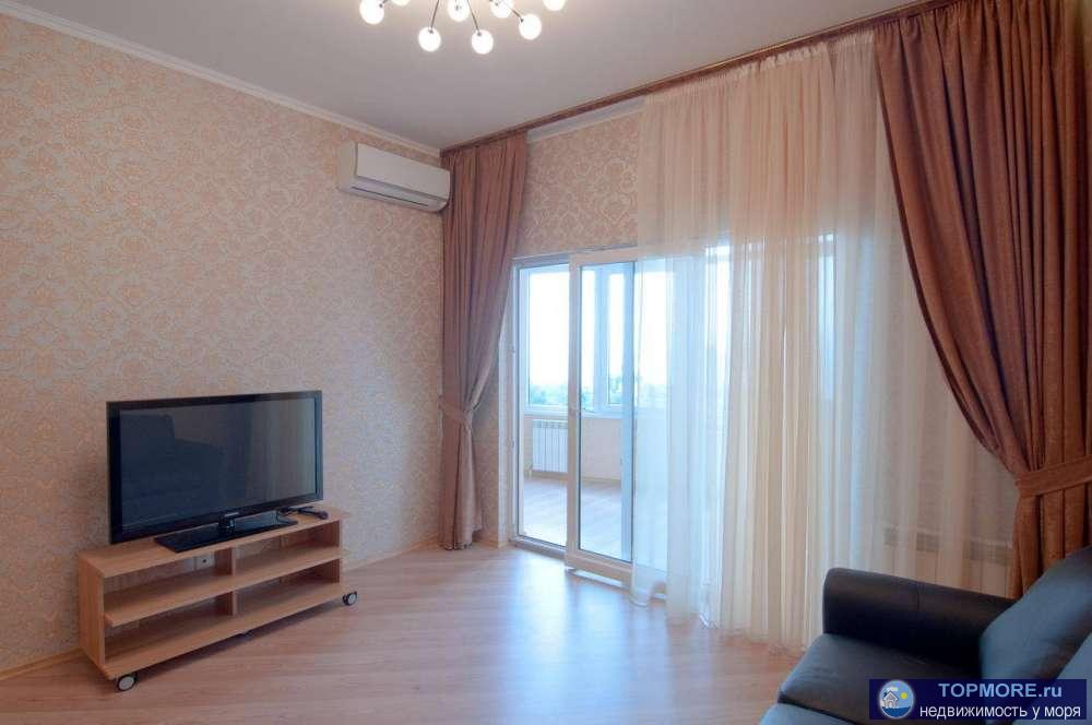 Продается 3-комнатная просторная квартира бизнес-класса с выделенными двумя спальнями 18м2 и 16м2, и гостиной... - 1