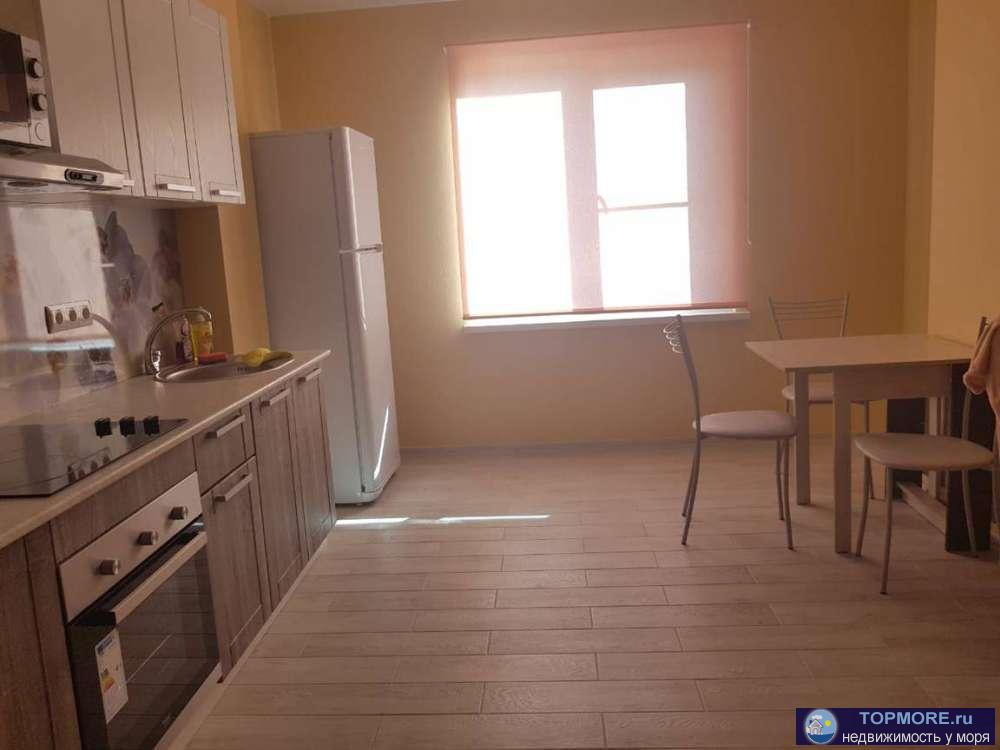 Очень светлая квартира в центре Сочи, район Светлана. Все коммуникации центральные, удобное место положение. 2...