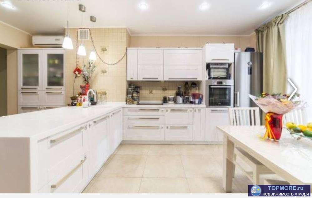 Продается просторная, светлая, самая красивая квартира в центре Адлера, у самого Черного, синего моря! Огромная... - 1