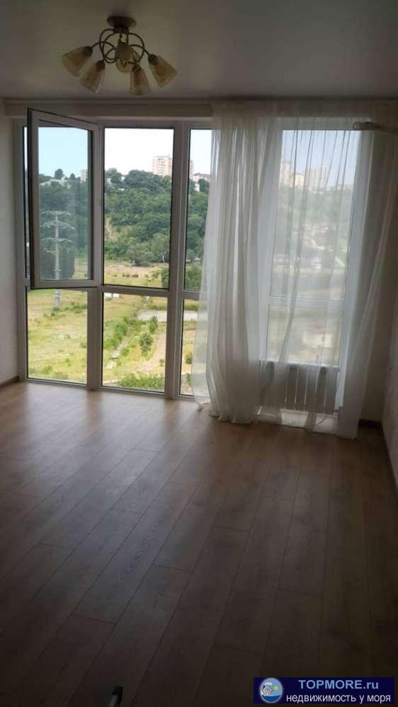 Однокомнатная квартира с ремонтом, вид на горы и речку. Закрытая территория, видио наблюдение, детская площадка.... - 2