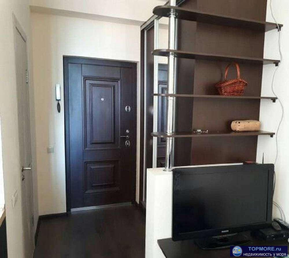  Полноценная 1,5-к. кв. В доме Бизнес-класса. 34 кв.м. Статус - Квартира. Уютная огромная кухня-гостиная и отдельная... - 2