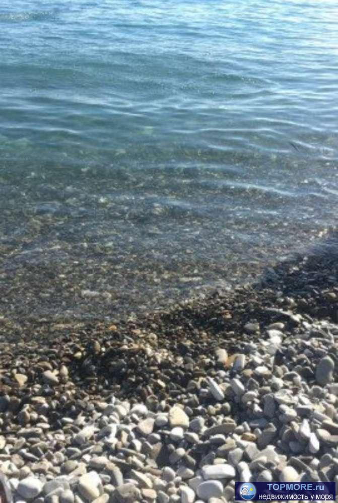 В Лазаревском районе продается ДВУХКОМНАТНАЯ квартира на втором этаже двухэтажного дома площадью 42 кв.м. до моря...