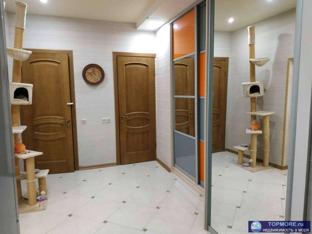 Продаётся светлая, просторная 2 комнатная квартира с прекрасным видом на море и горы. Дом расположен в центре Сочи в... - 1