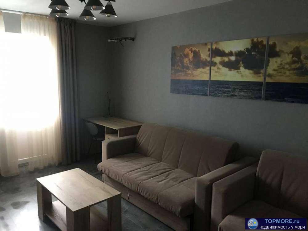 Отличная двухкомнатная квартира с живописным видом с девятого этажа. Огромный коридор, просторные комнаты,...