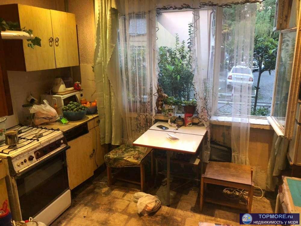 Продаются две комнаты в 3-комн., лоджиия, в коммуналке, около 40 кв.м. Удобства общие, хороший вариант под магазин (в... - 2