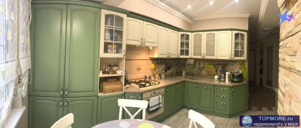 ШИКАРНАЯ  угловая квартира с 2-мя сан.узлами.   Дизайнерский  ремонт,  эксклюзивная мебель и техника. Огромный... - 1