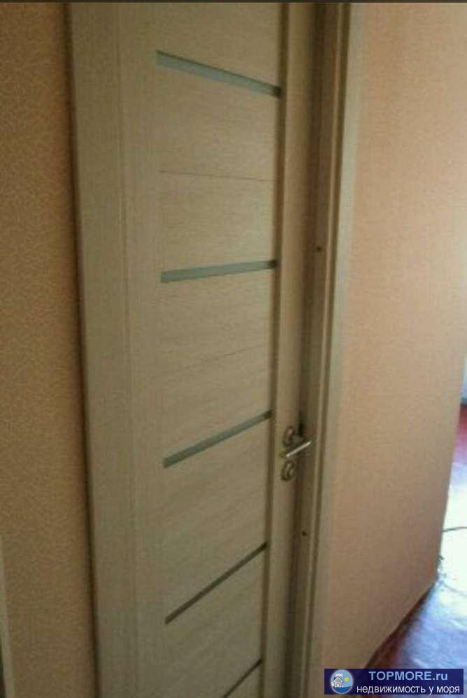 Продается уютная 1-комнатная квартира в спальном районе посёлка лазаревское. Квартира находится на 5 этаже... - 1