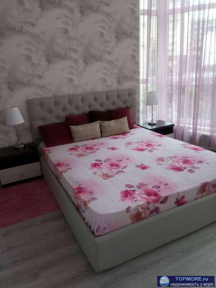 Продаю просторную трёх комнатную квартиру в новом доме, общей площадью 80 м2. В квартире новый, качественный ремонт:... - 2