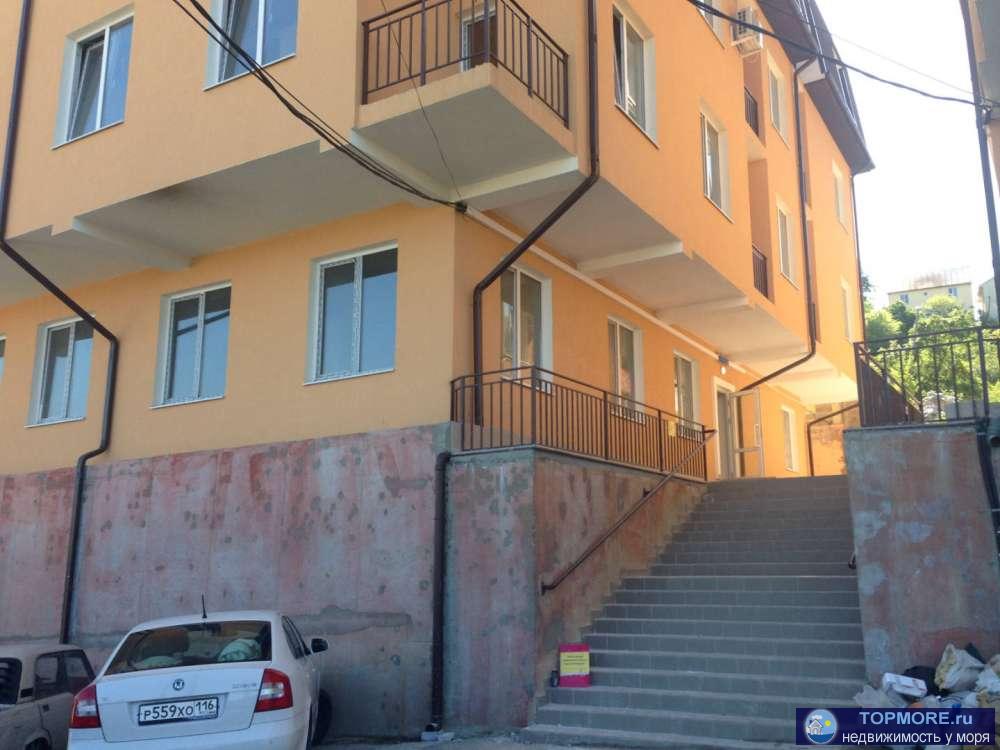 Продаю квартиру без отделки, с видом на город. В квартире три окна, легко планируется в двух комнатную. Дом сдан,...