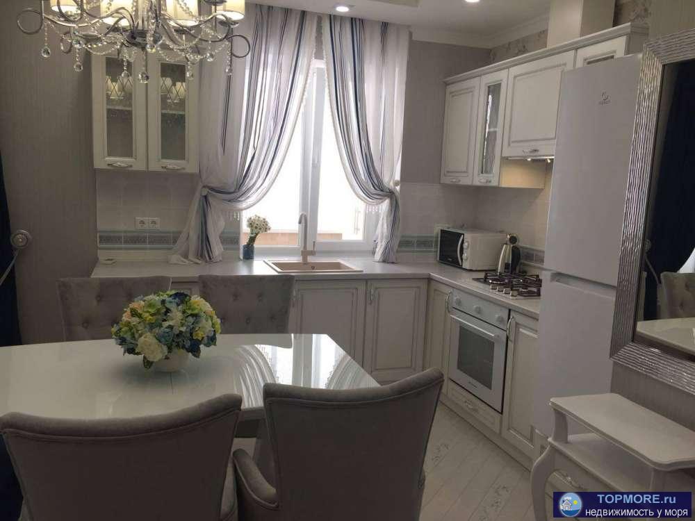 Продаю 2-комн. квартиру с дизайнерским ремонтом. по адресу: г. Сочи, ул. Навагинская д16.(центр города) 6/9эт....