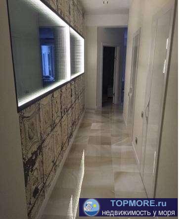 Дизайнерская 2-х комнатная квартира с дорогим ремонтом(теплые полы,домофон,мебель,техника) в Центре города Сочи,у...