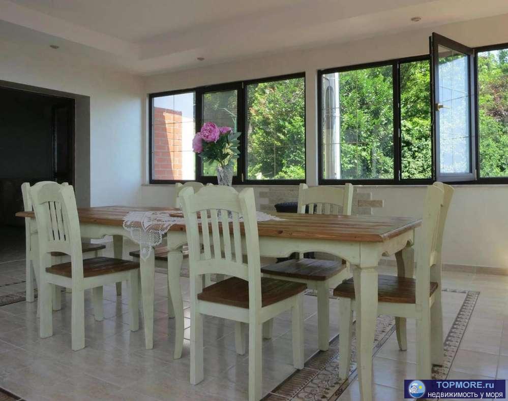 Трёхкомнатная с ремонтом на ул.Благодатная. В Хостинском р-не города Сочи по ул.Благодатная в элитном коттеджном...