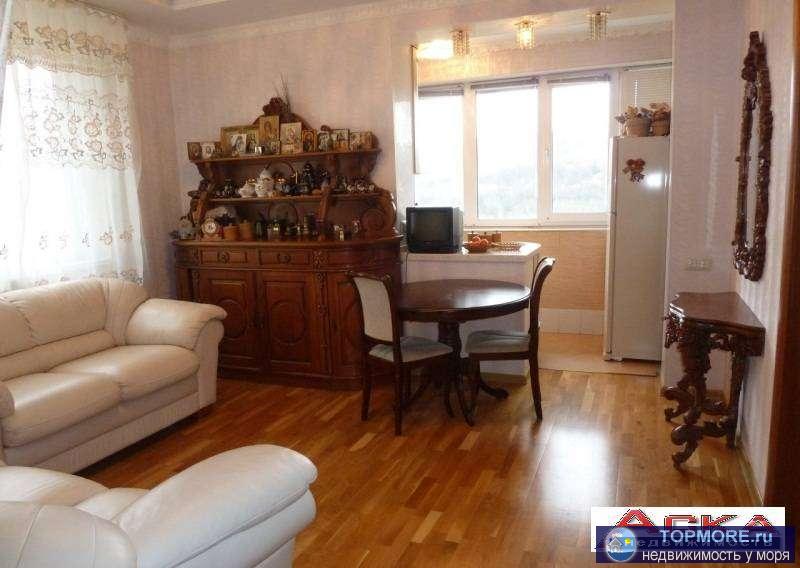 Квартира в новом доме, подъезд на 14 квартир. Юго-восток. В квартире 5 окон с видом на горы. Конечная автобуса №43....