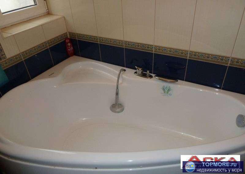 Квартира в новом доме, подъезд на 14 квартир. Юго-восток. В квартире 5 окон с видом на горы. Конечная автобуса №43.... - 1