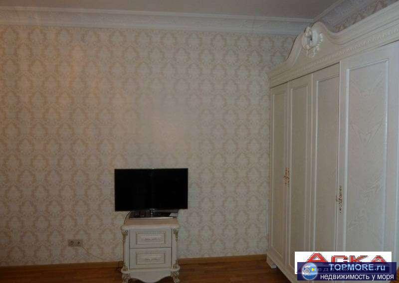 Квартира в новом доме, подъезд на 14 квартир. Юго-восток. В квартире 5 окон с видом на горы. Конечная автобуса №43.... - 2