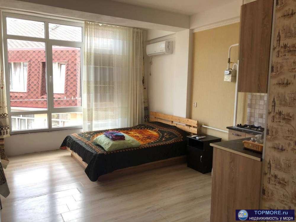 Продается квартира у моpя, самый низ Мамaйки,200 метров три пляжа.В доме ЛИФТ. 6этаж , Ремонт ,мебель,техника....