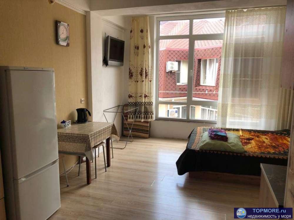 Продается квартира у моpя, самый низ Мамaйки,200 метров три пляжа.В доме ЛИФТ. 6этаж , Ремонт ,мебель,техника.... - 1