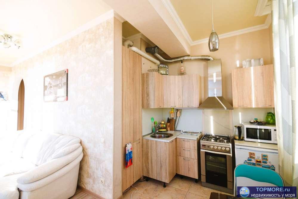 Красивая двухуровневая квартира! Светлая угловая. Отличный дорогой ремонт из качественных материалов. Панорамный вид... - 2