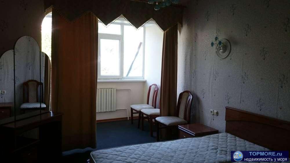 Продаётся двухуровневая квартира в живописном месте Хостинского района , окна на две стороны с прямым видом на море и... - 2