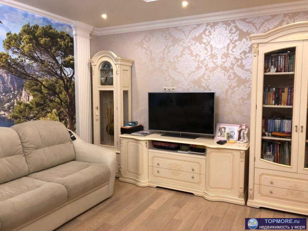 Абрикосовая, район Макаренко - самый низ, пологая местность, очень развитая инфраструктура, рядом с домом гимназия,...