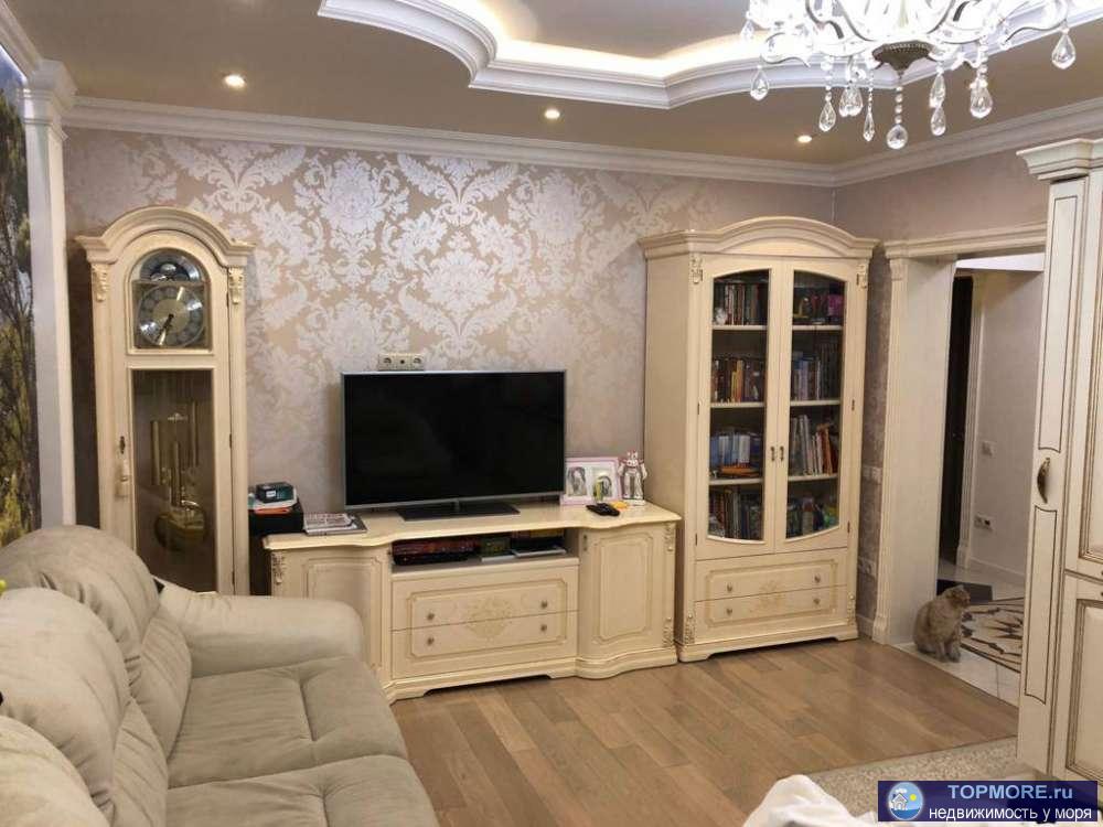 Абрикосовая, район Макаренко - самый низ, пологая местность, очень развитая инфраструктура, рядом с домом гимназия,... - 1