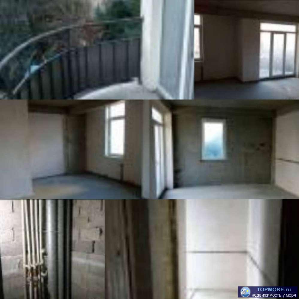 1-комнатная квартира площ. 38 кв. м на 2 этаже 15 этажного мон.го дома, с балконом (выходит на рынок), без балкона...