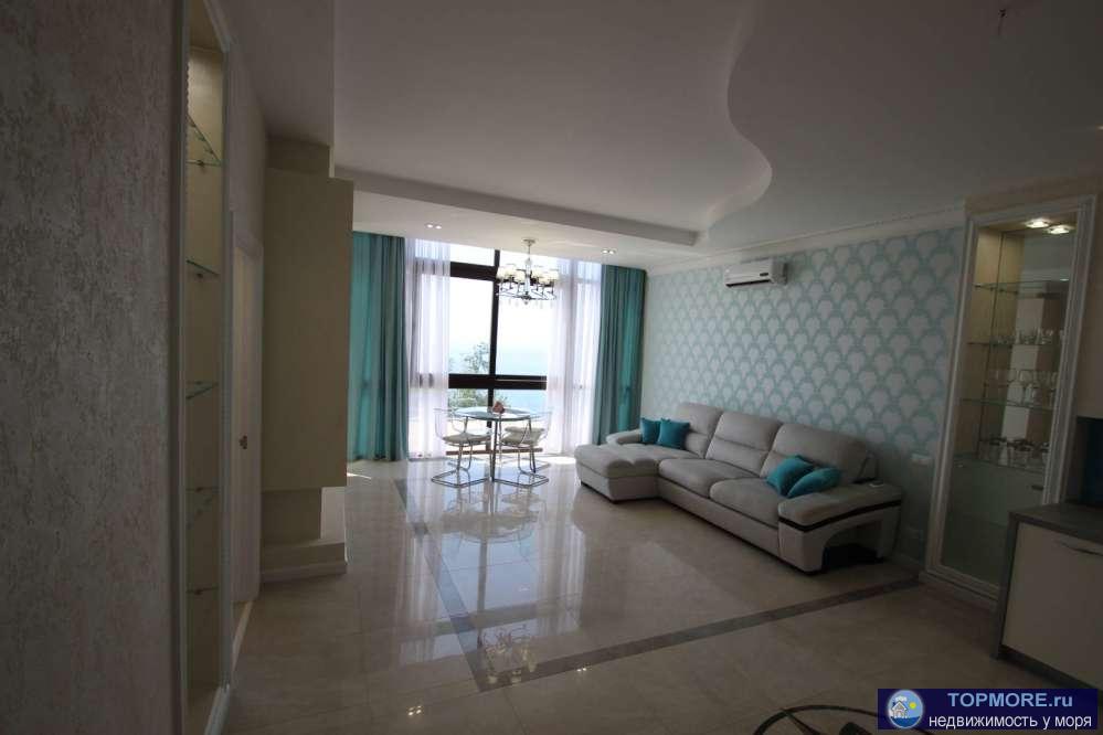 Квартира с панорамным видом, дизайнерским ремонтом и мебелью! В резиденции расположенной в современном загородном... - 1