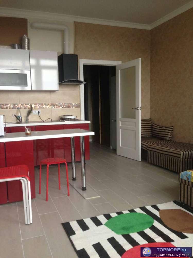 Квартира студия с видом на море. Балкон открытый. Статус квартира. Закрытая территория, парковка.   - 2