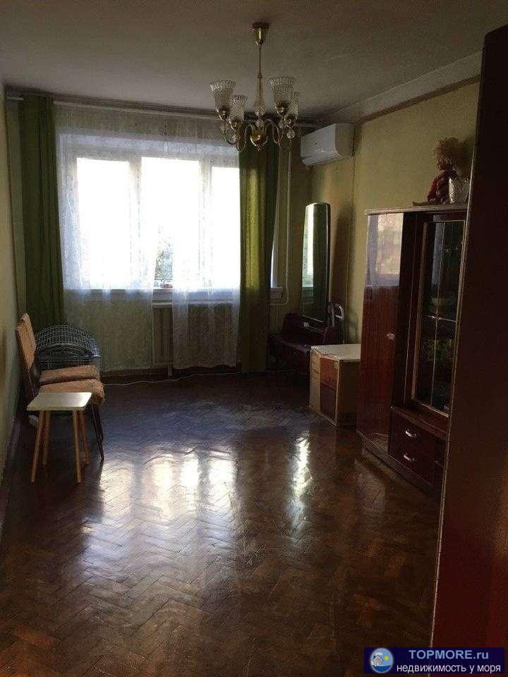 Полноценная двухкомнатная квартира с кухней и лоджией на Донской. Расположена на 4-ом этаже пятиэтажного дома. Третий...