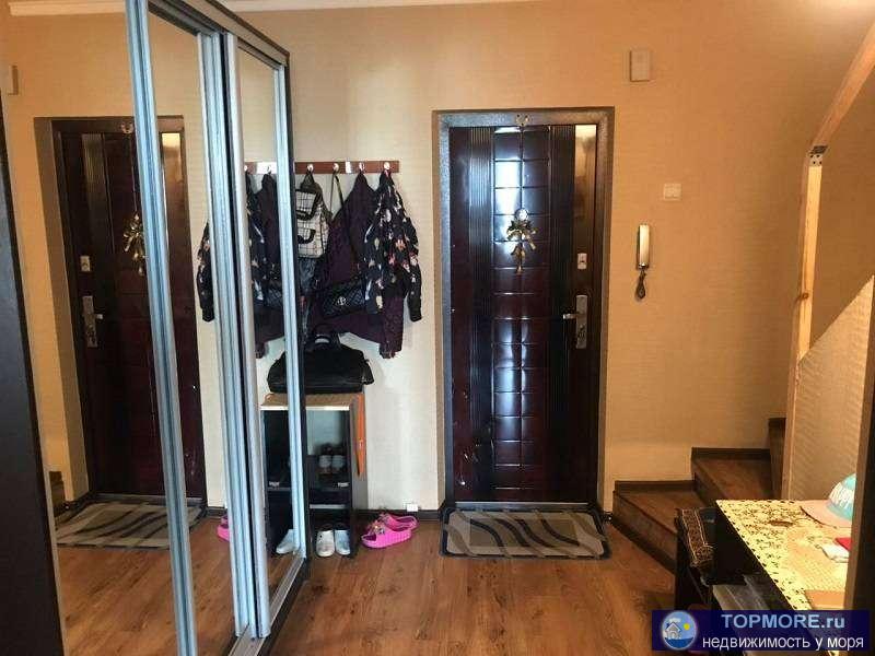 Прекрасная двухуровневая квартира в самом центре Дагомыса, с отличным ремонтом и хорошей мебелью. В квартире 2...