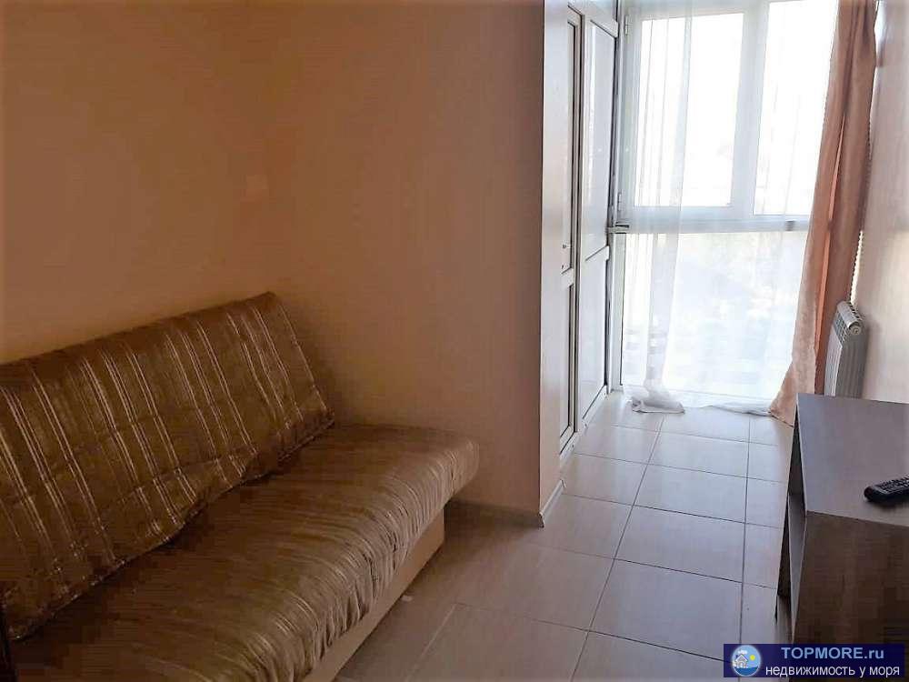 Продаю отличную квартиру. Спланирована в 2 небольшие спальни и кухню-гостиную. Панорамное остекление, прекрасный вид... - 1