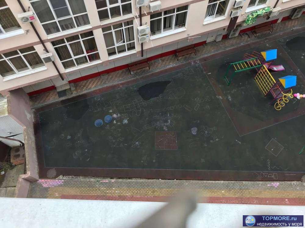 Продаю квартиру свободной планировки на Тепличной. 50м от остановки общественного транспорта и магазинов. Дом давно... - 1