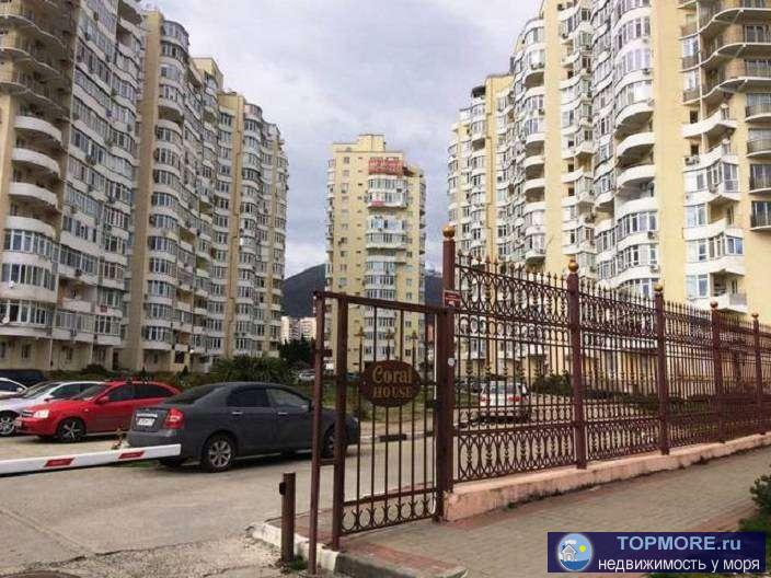 Продажа / Квартиры, Сочи, Тормахова улица, 8 030 000 р. Просторная 3-х комнатная квартира в жилом комплексе Коралл Хаус, 2009 год постройки, на 13 этаже 16-ти этажного дома...