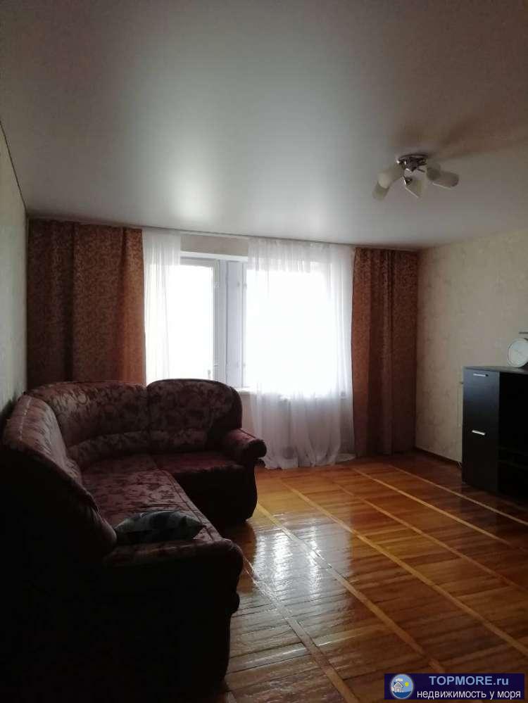 Квартира с ремонтом в старом фонде. 3 комнаты, кухня. Вид их окна на зелень на улицу и во двор. Рядом школа 53,... - 2