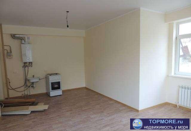 Новая отделка, сантехника, приватизированная. Автономное газовое отопление, парковка, тихий район, близость к морю....