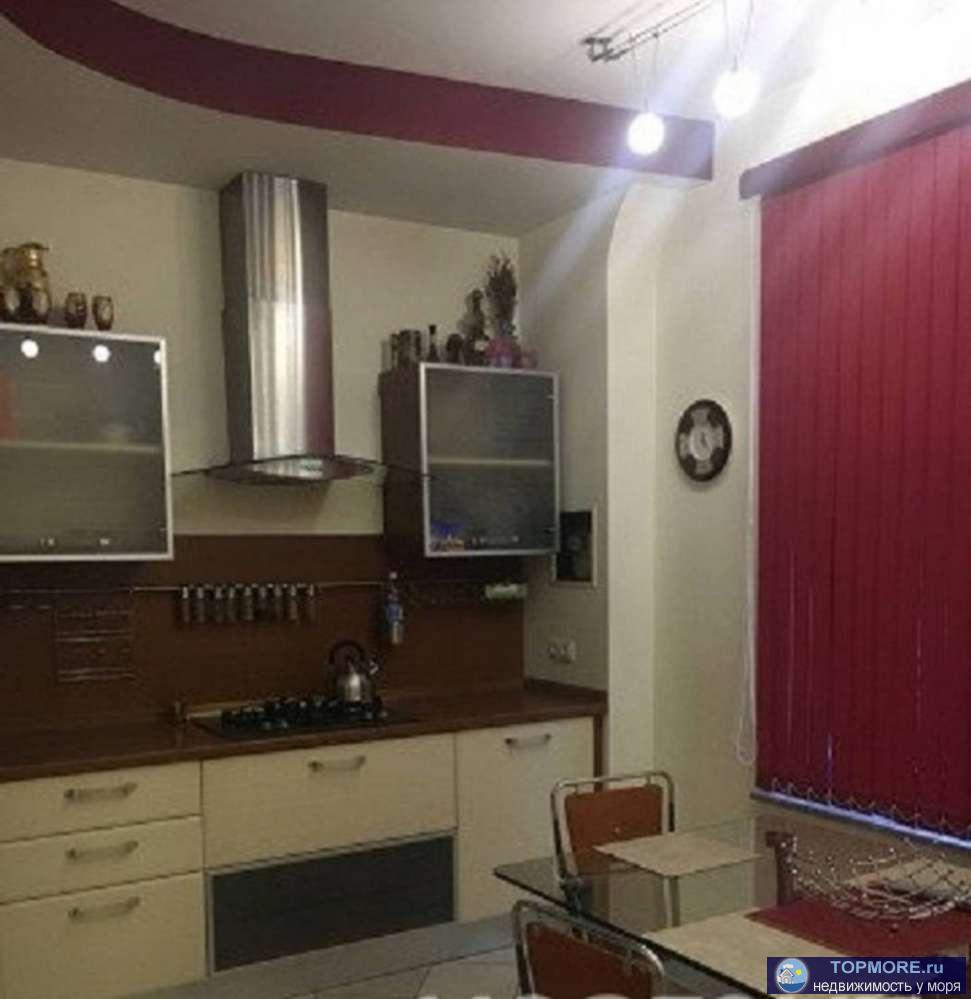 Продаю 3-х комнатную квартиру площ. 140 кв. м на 2 этаже 6 этажного мон.го дома. Закрытая, охраняемая территория. В... - 2