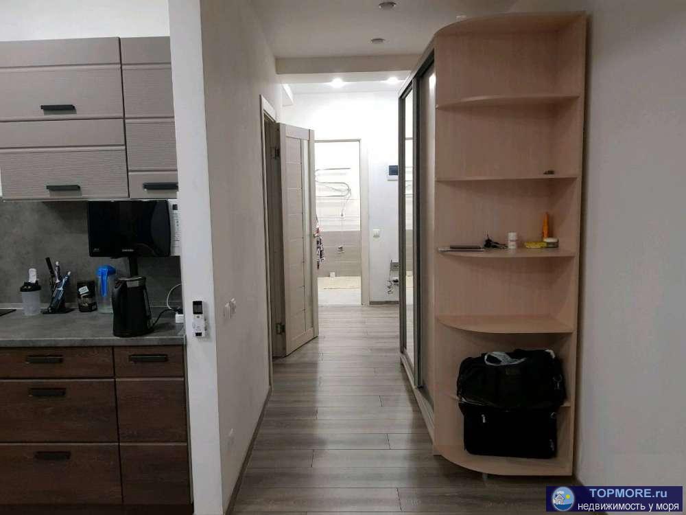Хорошая квартира с новым ремонтом. Полноценная 1-комнатная, выделена спальня и кухня-гостиная. Вся необходимая... - 1