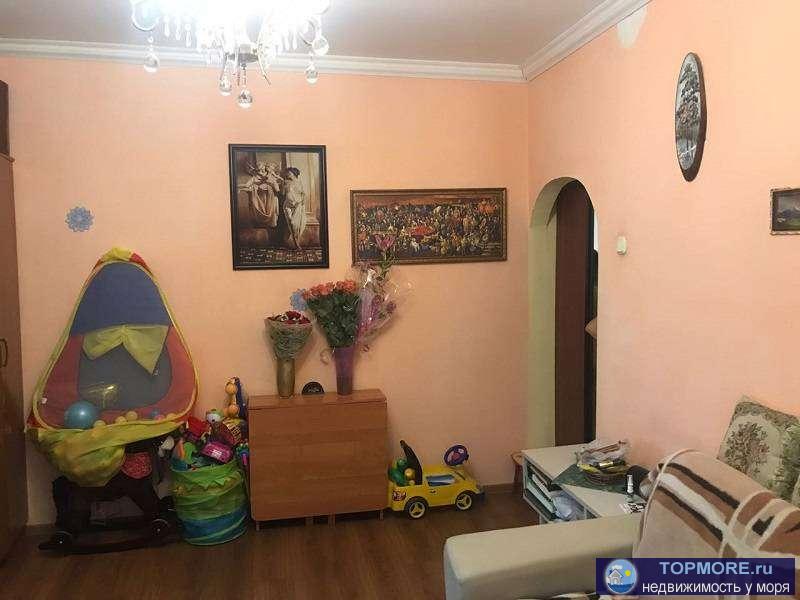 Уютная трехкомнатная квартира в Сталинке, 51 м2. Тихий район в шаговой доступности от самого центра Сочи. Возле дома...