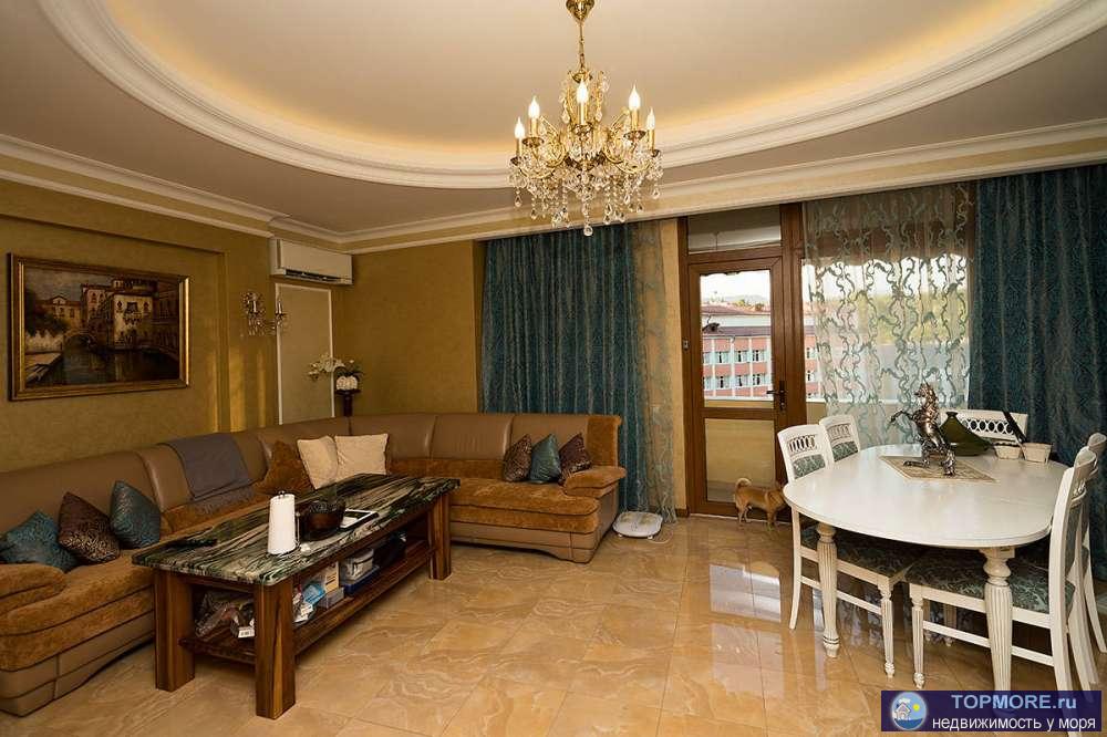 Продам квартиру с шикарным и дорогим ремонтом.Прекрасный вид на море.Рядом вся инфраструктура.Квартира для тех кто...