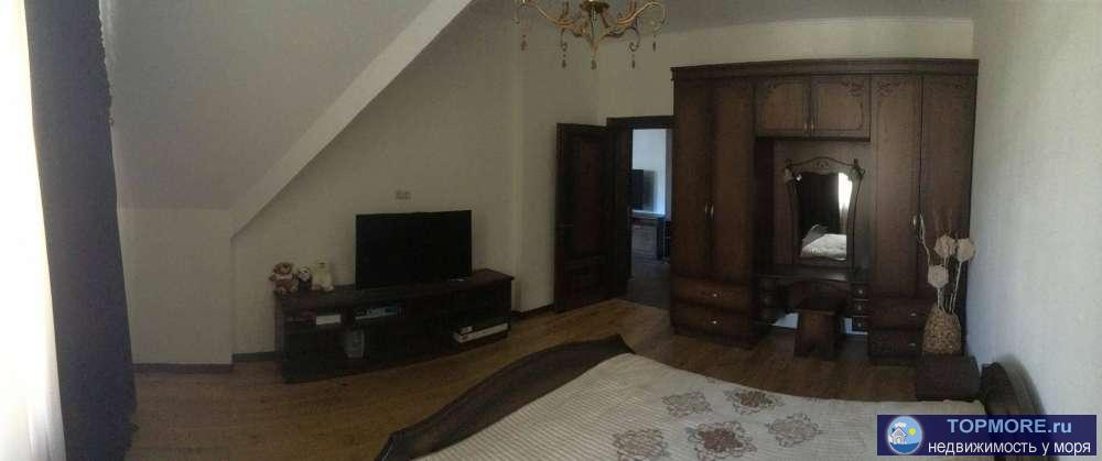 Квартира в доме бизнес-класса, дом выполнен в стиле Альпийское шале. Собственная огороженная придомовая территория,... - 1