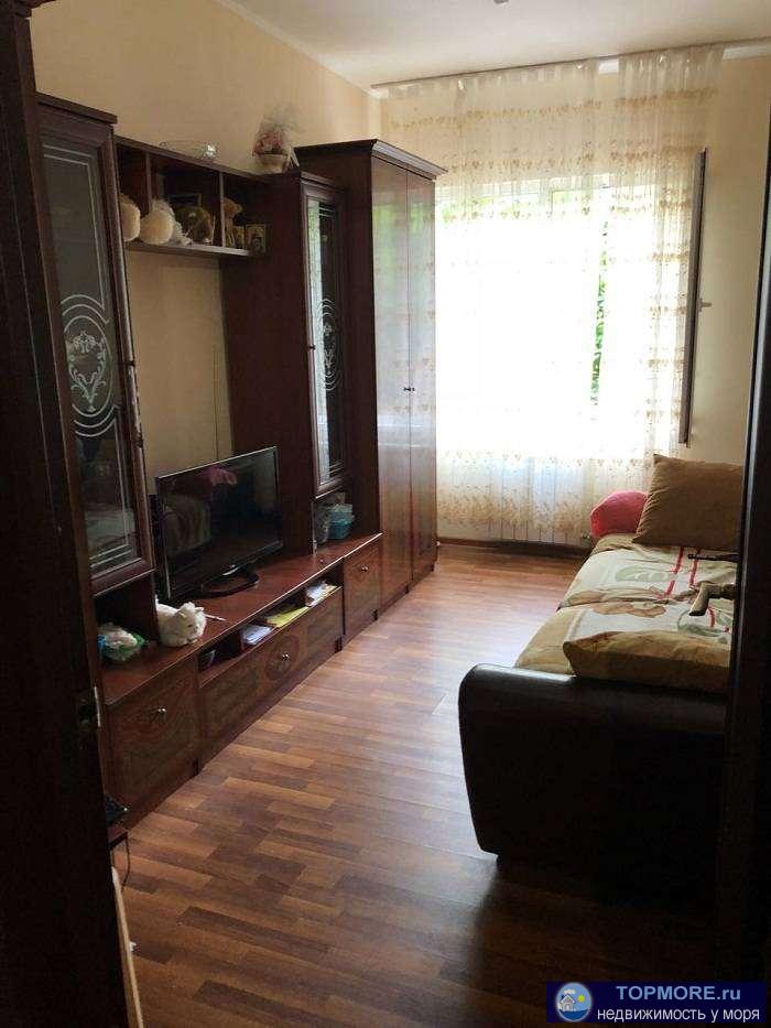 Продается хорошая, просторная 2-х комнатная квартира с ремонтом и мебелью на 2 этаже 7-ми этажного дома в районе...