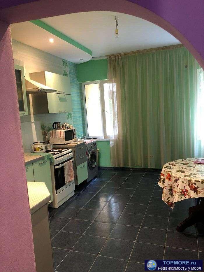 Продается хорошая, просторная 2-х комнатная квартира с ремонтом и мебелью на 2 этаже 7-ми этажного дома в районе... - 2