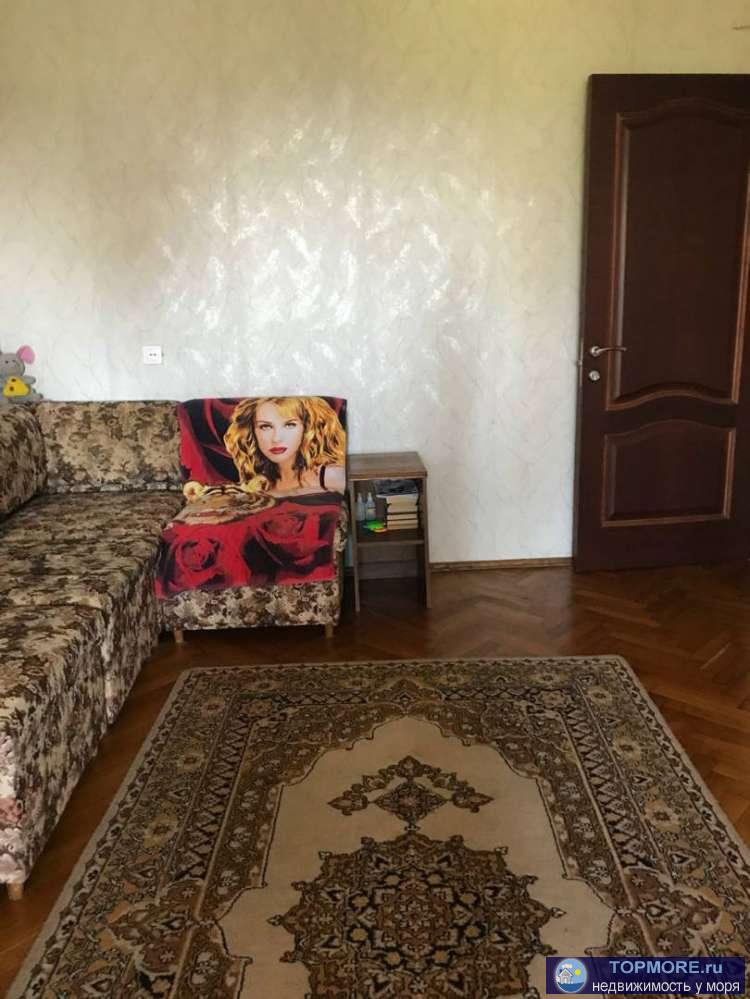 Продаю квартиру в центре Сочи!Благоустроенный район,вся инфраструктура в шаговой доступности.Ремонт хороший.Вид на море.