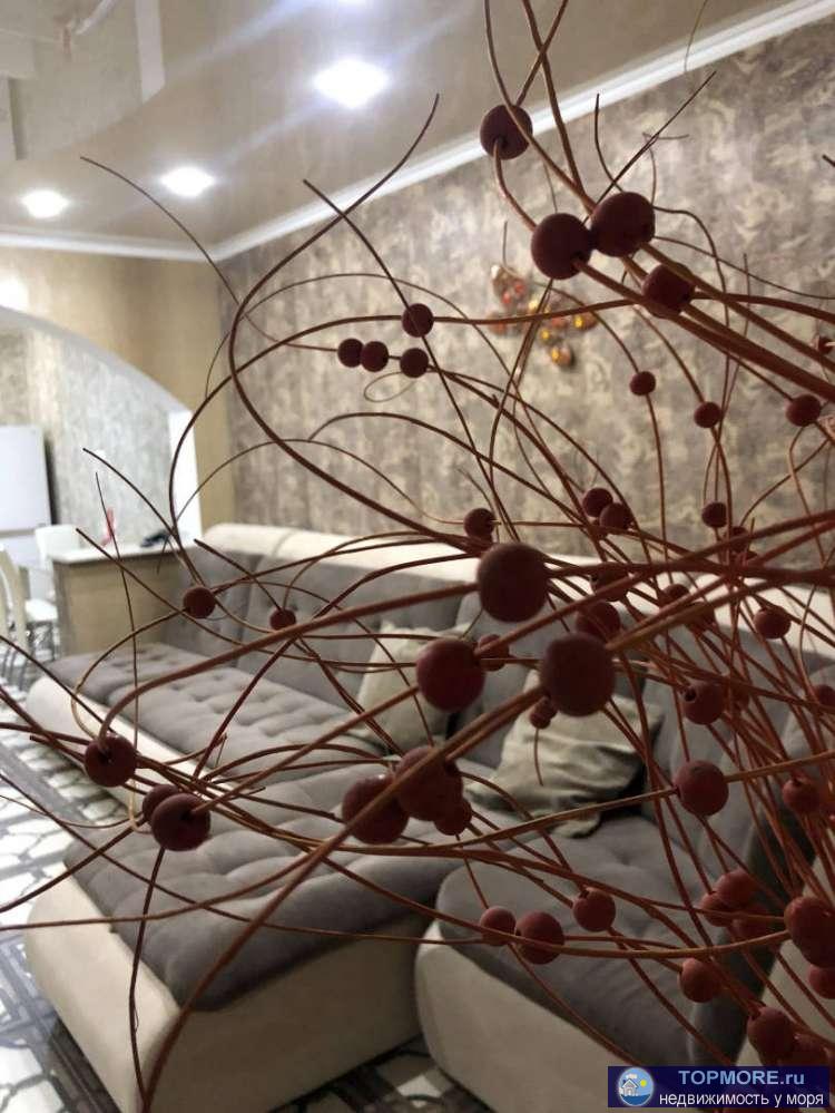 СРОЧНАЯ ПРОДАЖА 3-Х КОМНАТНОЙ КВАРТИРЫ В СОЧИ. Квартира находится в центральном районе города. С дизайнерским... - 2