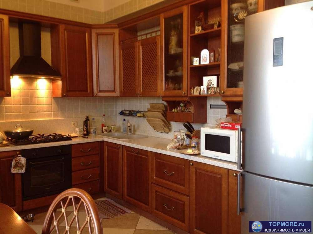 Продается двухуровневая квартира 160 кв.м. и две однокомнатные квартиры одна 40 кв.м а другая 50 кв.м. каждая из...