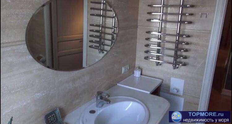 Срочная продажа!Квартира общей площадью 188 квадратных метров. Выполнен дизайнерский ремонт, качественная мебель,...