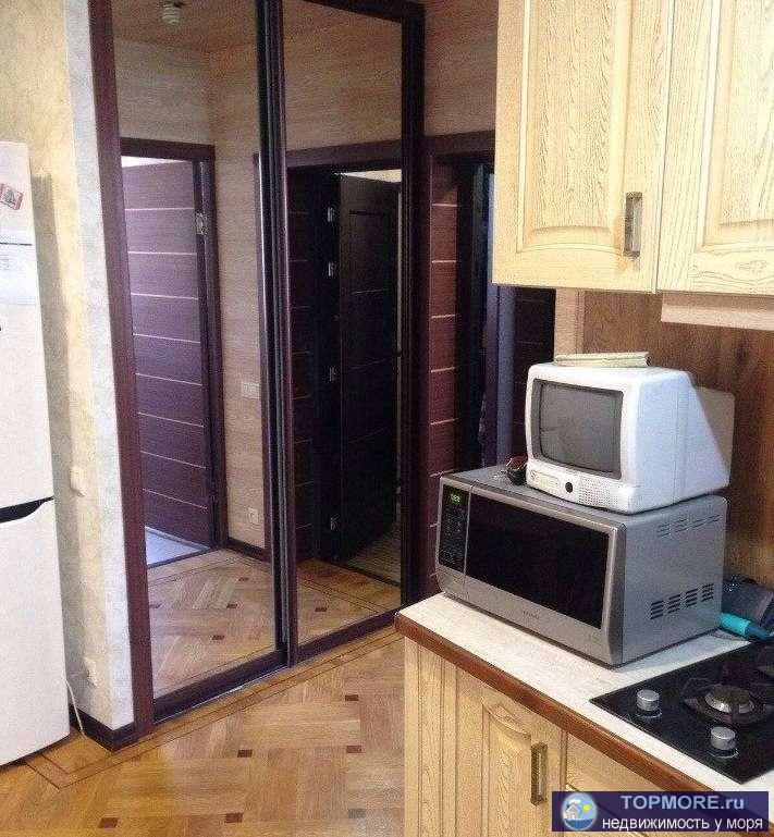 Продаю квартиру с панорамными окнами и видом на море! Качественный ремонт, теплые полы,итальянская плитка. Проходит...