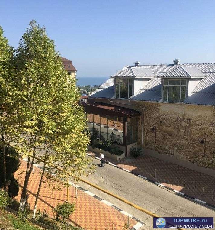 Продаю квартиру с панорамными окнами и видом на море! Качественный ремонт, теплые полы,итальянская плитка. Проходит... - 2